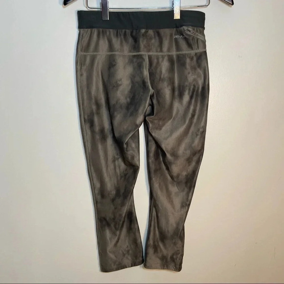 NIKE PRO Gray Tie Dye Crop Leggings- size M - Picture 2 of 10